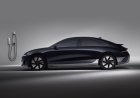 Electric Cars vs Hybrid Cars: The Tech Behind Them