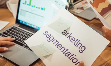 12 Most Effective Types of Digital Marketing (With Examples & Tools)